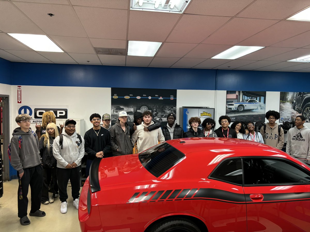 WoodburnMHS's tweet photo. Today, MHS students visited Lincoln Technical Institute’s Mahwah Campus. Lincoln Tech is a vocational training institute that offers high-quality training programs such as the Automotive, Skilled Trades, Health Sciences, Culinary and much more! https://t.co/prhK8KzX0s