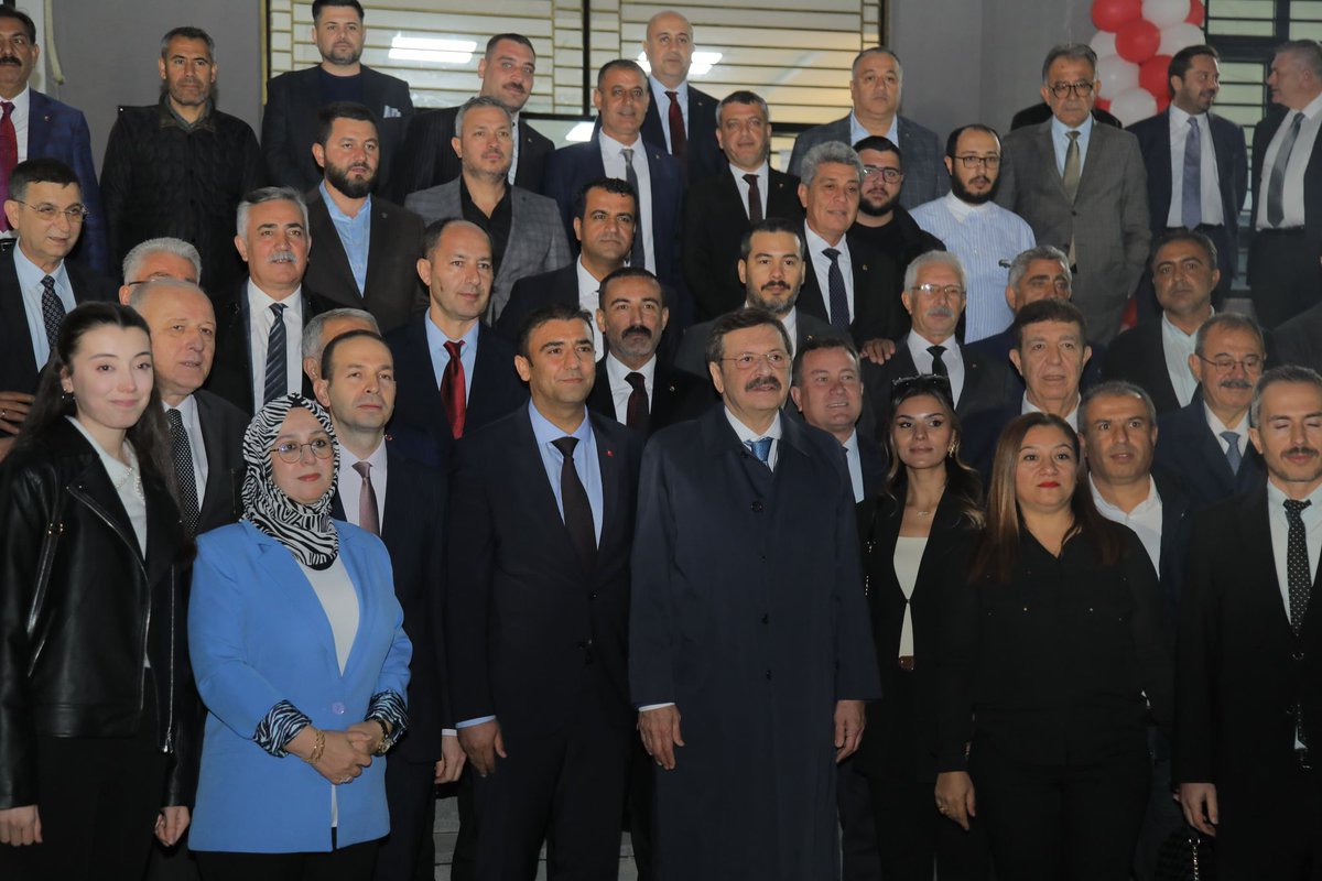 Gaziantep_MEM's tweet photo. Cephesi aydınlık yarınlara bakan 𝗯𝗶𝗿 𝗼𝗸𝘂𝗹 daha açıldı.👏

Türkiye Odalar ve Borsalar Birliği Ortaokulu, TOBB Başkanı Mustafa Rıfat Hisarcıklıoğlu'nun katılımı ile açıldı.

#EğitimŞehriGaziantep'imize 𝗛𝗔𝗬𝗜𝗥𝗟𝗜 𝗢𝗟𝗦𝗨𝗡.💐

🏫📍NİZİP

@tcmeb @Yusuf__Tekin @kemalcebervali @erdalkilinc27