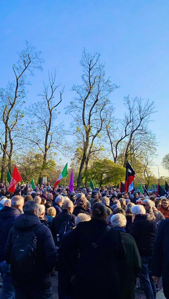 streetcnina's tweet photo. LICIA
Ultimo saluto a #LiciaPinelli donna straordinaria.
In ricordo dell’ingiustizia che ha subito e della dignità con cui l’ha combattuta.
#PinoPinelli
🌹🌹 https://t.co/Mh9q9AIsU8