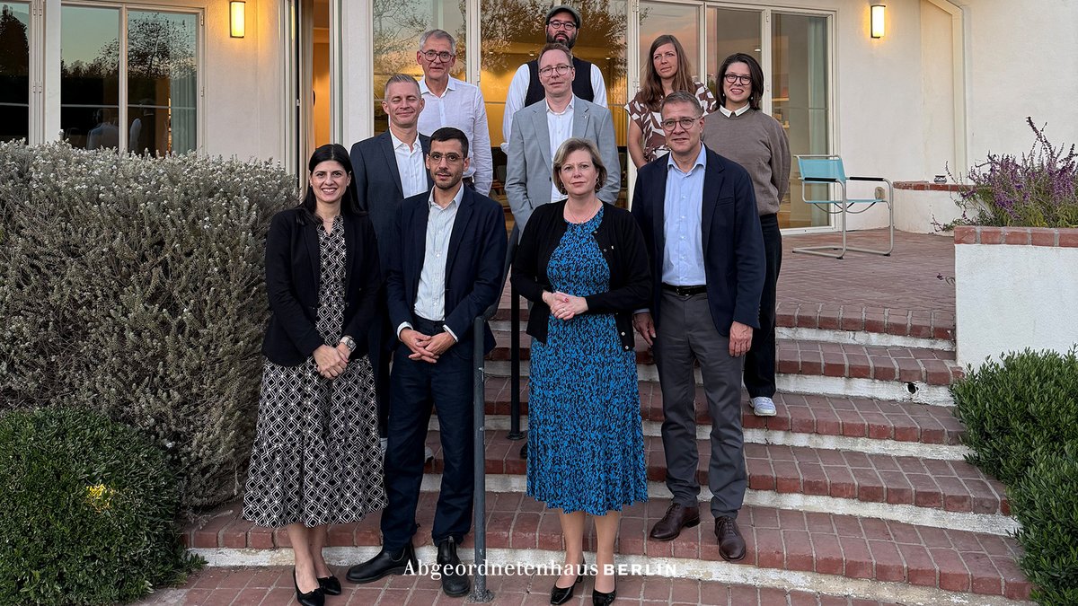 Abgeordnetenhaus von Berlin (@agh_berlin) on Twitter photo #AGH-Präsidentin <a href="/CorneliaSeibeld/">Cornelia Seibeld</a> und die Delegation besuchten das <a href="/ThomasMannHouse/">Thomas Mann House</a> in LA, das sich als lebendiger transatlantischer Debattenort versteht. Dort sprachen sie mit Stipendiatinnen und Stipendiaten u. a. aus Wissenschaft Kultur und Wirtschaft. #AGH-Präsidentin <a href="/CorneliaSeibeld/">Cornelia Seibeld</a> und die Delegation besuchten das <a href="/ThomasMannHouse/">Thomas Mann House</a> in LA, das sich als lebendiger transatlantischer Debattenort versteht. Dort sprachen sie mit Stipendiatinnen und Stipendiaten u. a. aus Wissenschaft Kultur und Wirtschaft.