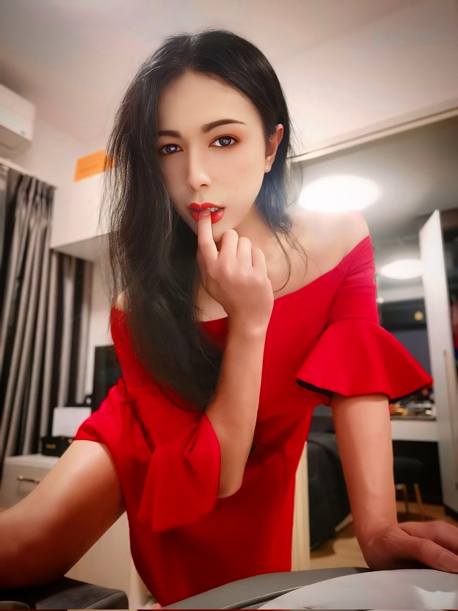 NiKornkanok's tweet image. New age, same old me 🎉
Still wild Hot after all these years🤭🤣

#HappyBirthdayToMe 🎂🎁
#16Nov 🎊
#32nd 🥹