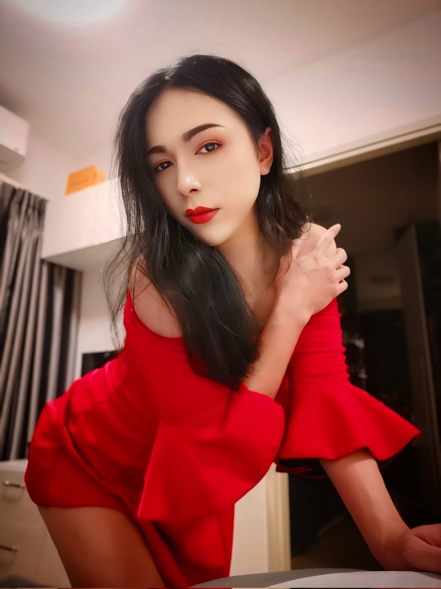 NiKornkanok's tweet image. New age, same old me 🎉
Still wild Hot after all these years🤭🤣

#HappyBirthdayToMe 🎂🎁
#16Nov 🎊
#32nd 🥹