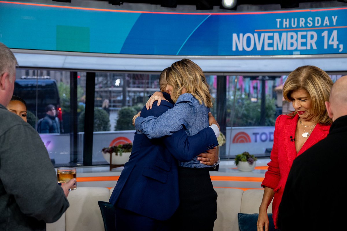 Craig Melvin tweet media