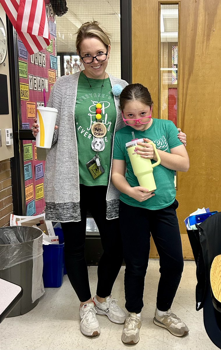 For Dress Like a Teacher Day we picked one of our faves…Mrs. O’Shea! <a href="/5AwithOShea/">Camie O'Shea</a> #BeEvergreen