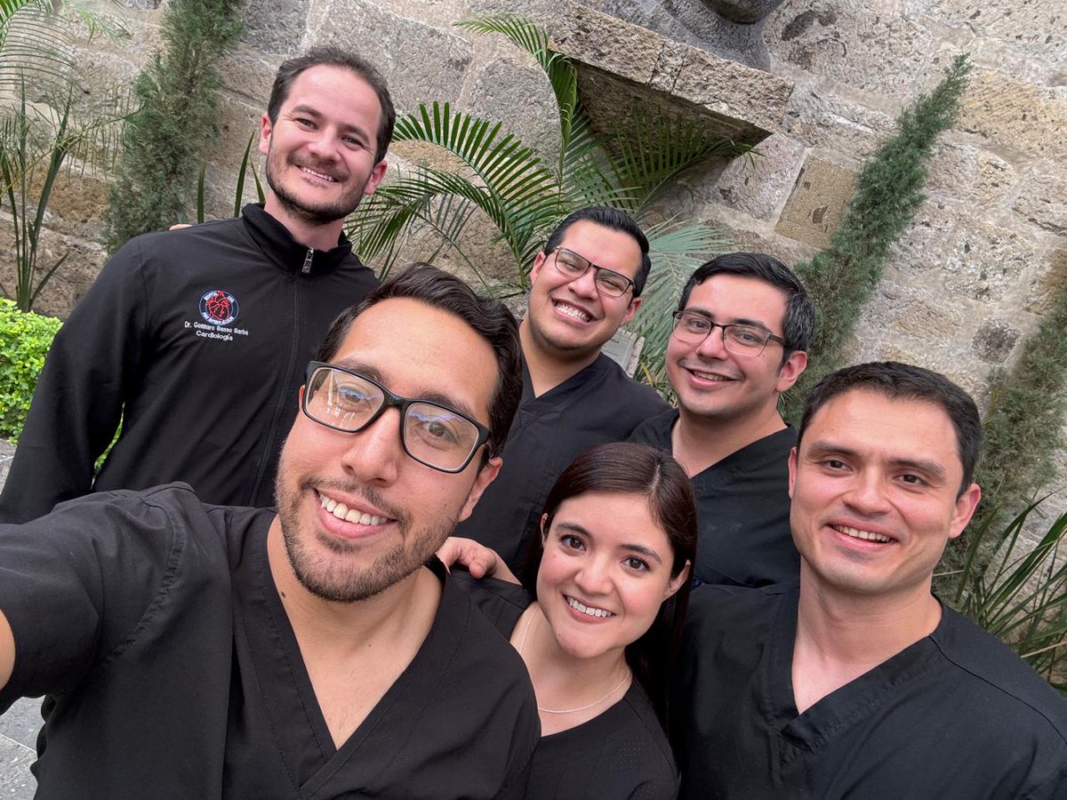 Tomas_MA_Cardio's tweet photo. La primer generación de residentes que me tocó ver desde el inicio de su r1, desde que regrese al civil. Un orgullo ver como los 6 quedaron aceptados en una alta especialidad. A seguir dejando en alto al @HospitalCivil
@Rafael_Magana95 @Guillermo_henle @il_GE @nayee_melchor https://t.co/QbaKkR9GrG