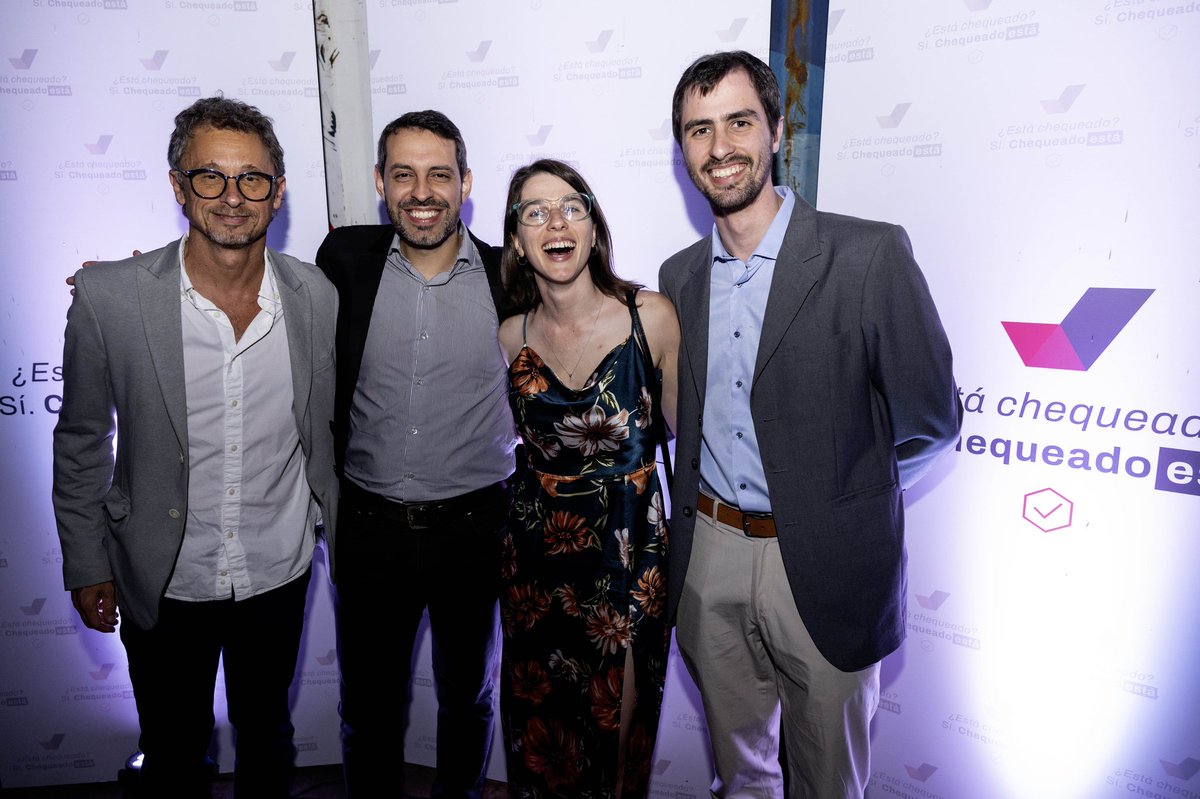 Una alegría acompañar al equipo en una nueva Noche de <a href="/Chequeado/">Chequeado</a> y celebrar el extraordinario trabajo que se supera año a año. Compartimos con amigos, recordamos las aventuras en la oficina de Pichincha y brindamos por el trabajo juntes de aquellas épocas y de ahora. Felicidades!