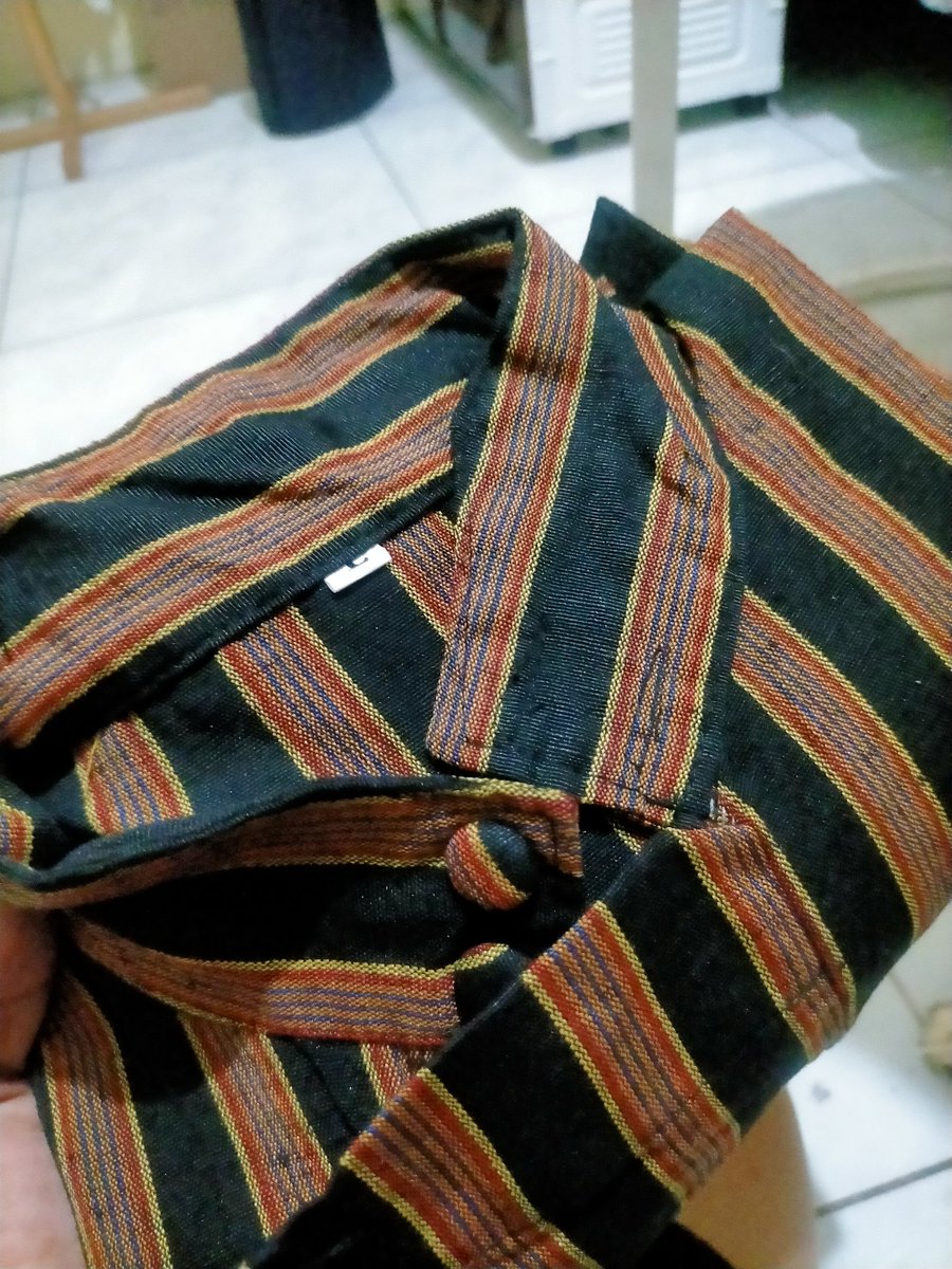 PintuJogja's tweet photo. Ada yang tahu, jenis kain apa ini? 😎 https://t.co/crU4ZzU6QS
