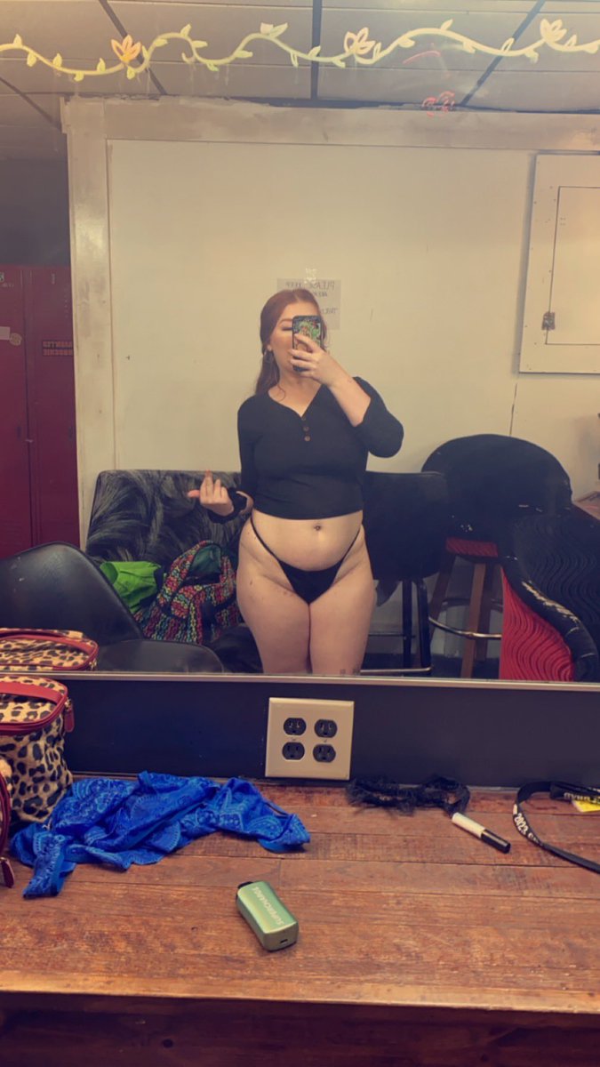 Roxyluv05's tweet photo. Ready to have a good night tonight!! 
 #NFWS #stripper #sellingcontent https://t.co/8y3hElBhsJ