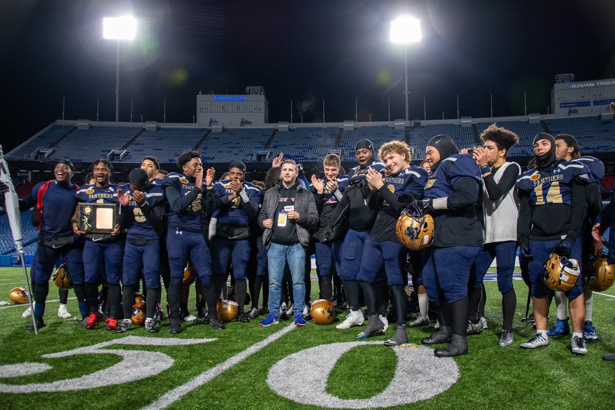 Evandipo2's tweet image. What a great win by @SweetHomeHSFB winning their first section VI title since I was a junior @SweetHomeCSD and I’ve never had more fun doing an interview with these guys more than anything I’ve done so far in my career thank you to @panepinto_rocco and @daquan_stone Go Panthers