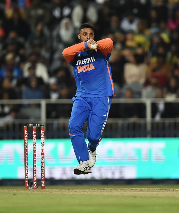 Unbelievable! 😵 Varun has picked 12 wickets in this series! 🤩 📹 Credits: Twitter/BCCI