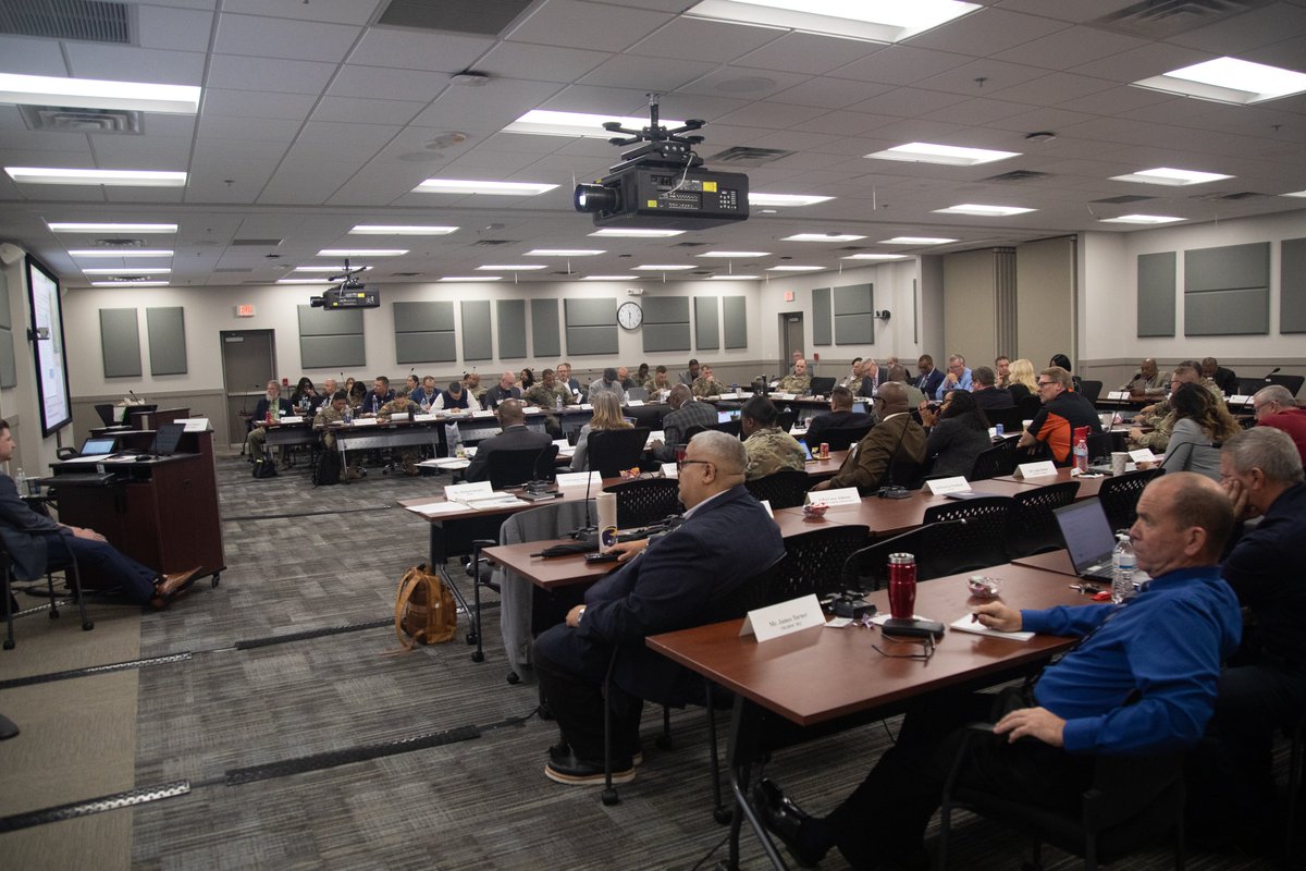 SCoE_CASCOM's tweet image. This week, #CASCOM hosted the annual two-day TRADOC G-4 Logistics Summit, bringing leaders together from the logistics community to discuss best practices and ways ahead.

#SupportStartsHere #Logistics