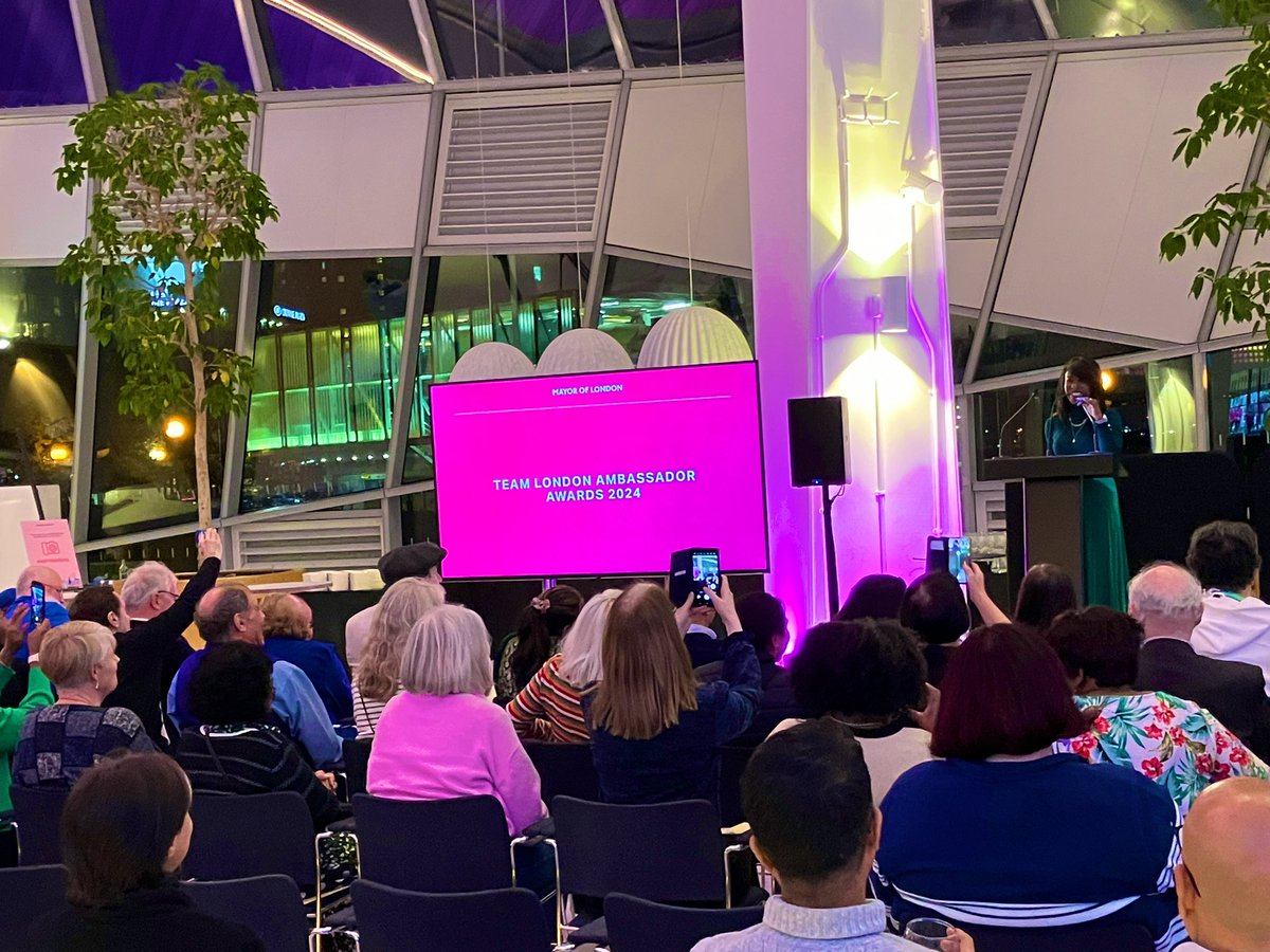 TeamLDN's tweet photo. A special evening celebrating all the hard work done by our volunteers over the summer programme ♥️
A big thank you to everyone involved and a special thanks to Deputy Mayor Debbie Weekes - Barnard for helping us congratulate our incredible volunteers⭐️
#TeamLDN https://t.co/jq1AEzGKIV
