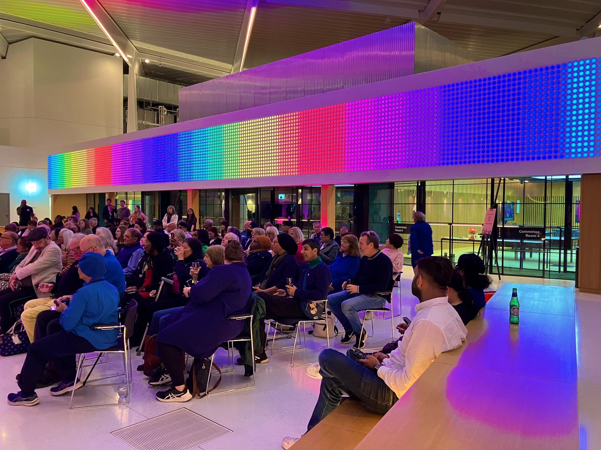 TeamLDN's tweet photo. A special evening celebrating all the hard work done by our volunteers over the summer programme ♥️
A big thank you to everyone involved and a special thanks to Deputy Mayor Debbie Weekes - Barnard for helping us congratulate our incredible volunteers⭐️
#TeamLDN https://t.co/jq1AEzGKIV