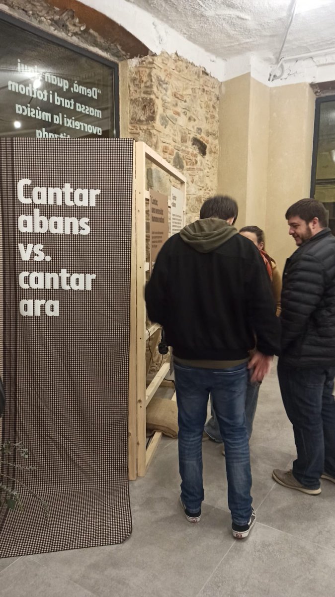 DiputacioGirona's tweet image. 🟢Inaugurem l’exposició Cantàvem, cantem... i cantarem! a Can Sixtu Viñas de #Cassà, tret d’inici del Festival Càntut❗️
➡️Una coproducció del Càntut amb la Diputació de Girona i la col·laboració de la Generalitat de Catalunya i l'Ajuntament de Cassà de la Selva.
✅Posa de
