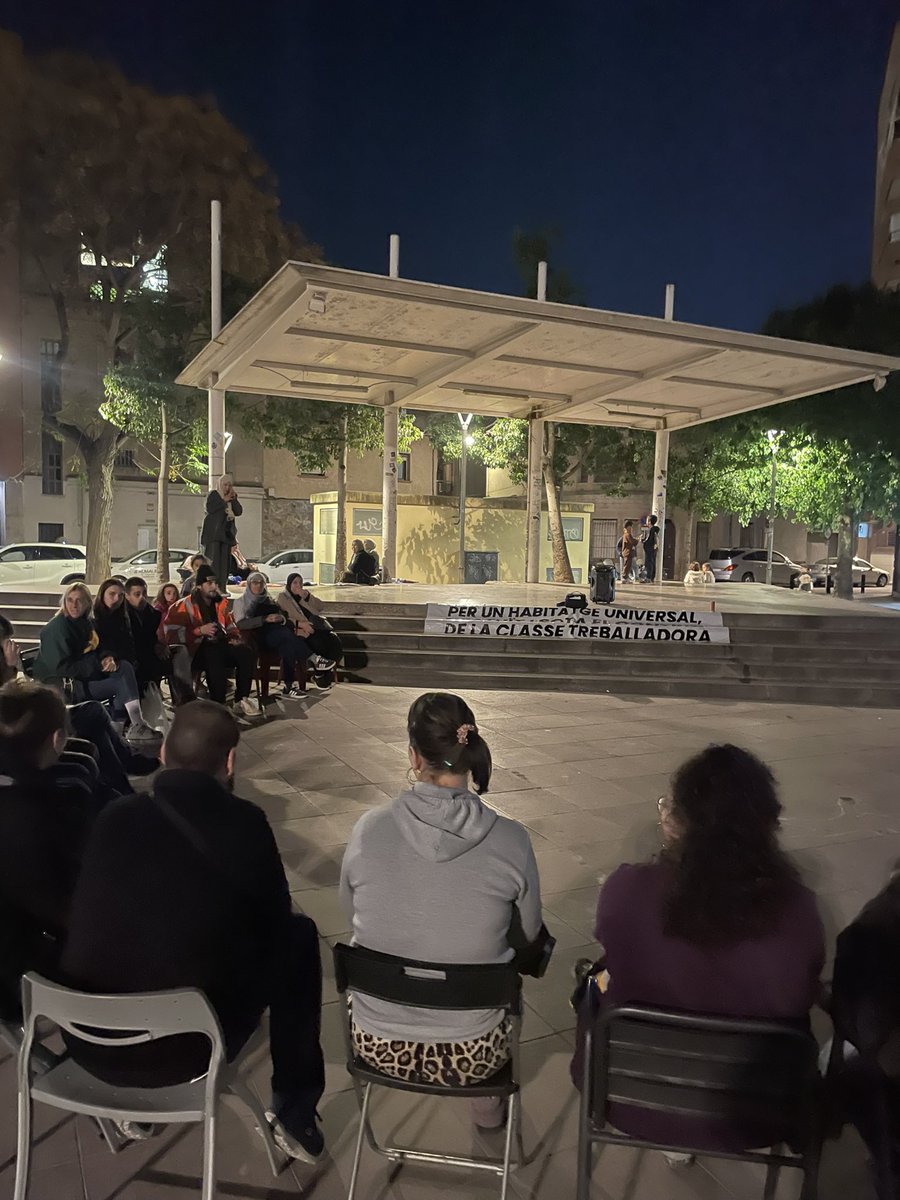 🔵 CORNELLÀ

Comença l’assemblea per a preparar la manifestació del 23N.