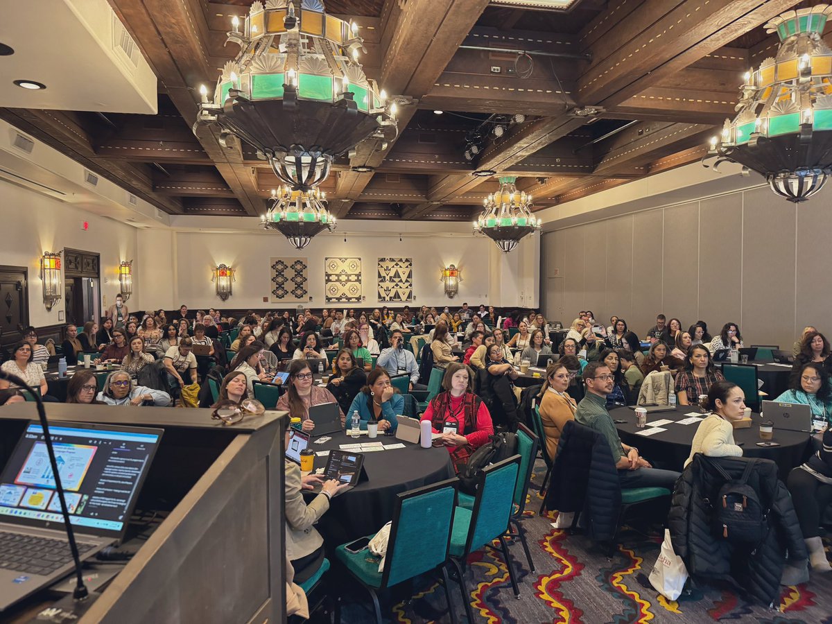 MontalvoJordan's tweet photo. ¡Casa llena! Such an honor to share space with dual language advocates across the country! Holistic Foundational Skills for the win!! @mariopalma4 @diazjess1 @DLeNM https://t.co/QYd9hQnDf7