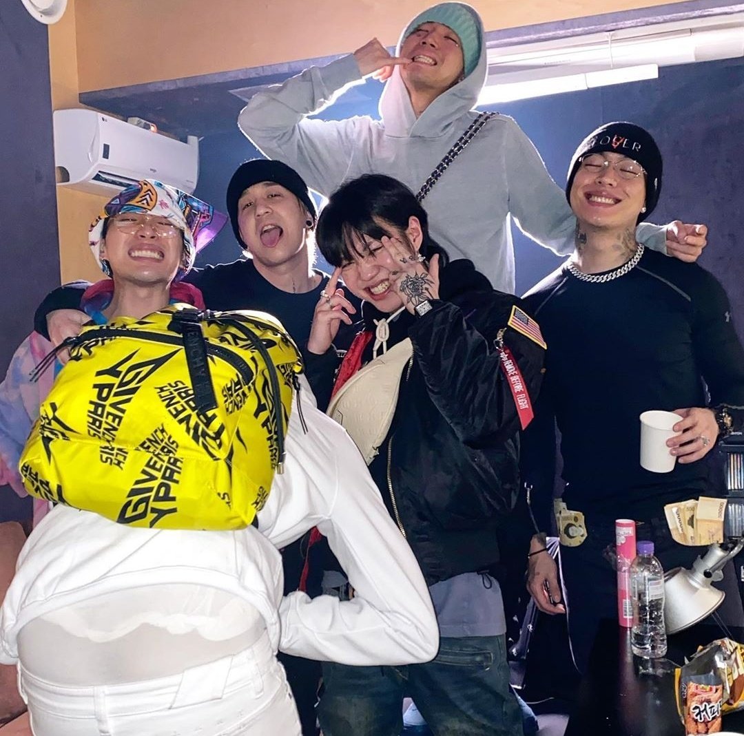 dontcallmebloo's tweet photo. khh bubar versi tali kasih owen loopy di rap public dan alasan dibalik bubar nya mkit rain😔💔

a thread https://t.co/PGJgYRKyo7