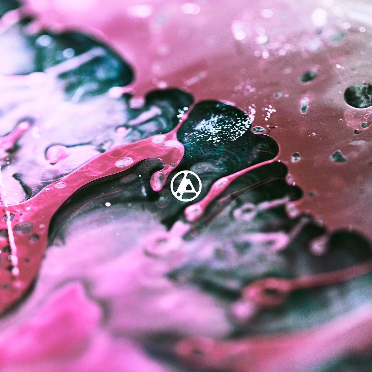 ChesterBpics's tweet image. Thank you so much Linkin Park for this album, thank you so much for coming back and continuing the legacy that our beloved Chester left behind. I'm sure he's very proud of everything 💓👏🥰
#FromZero #MakeChesterProud