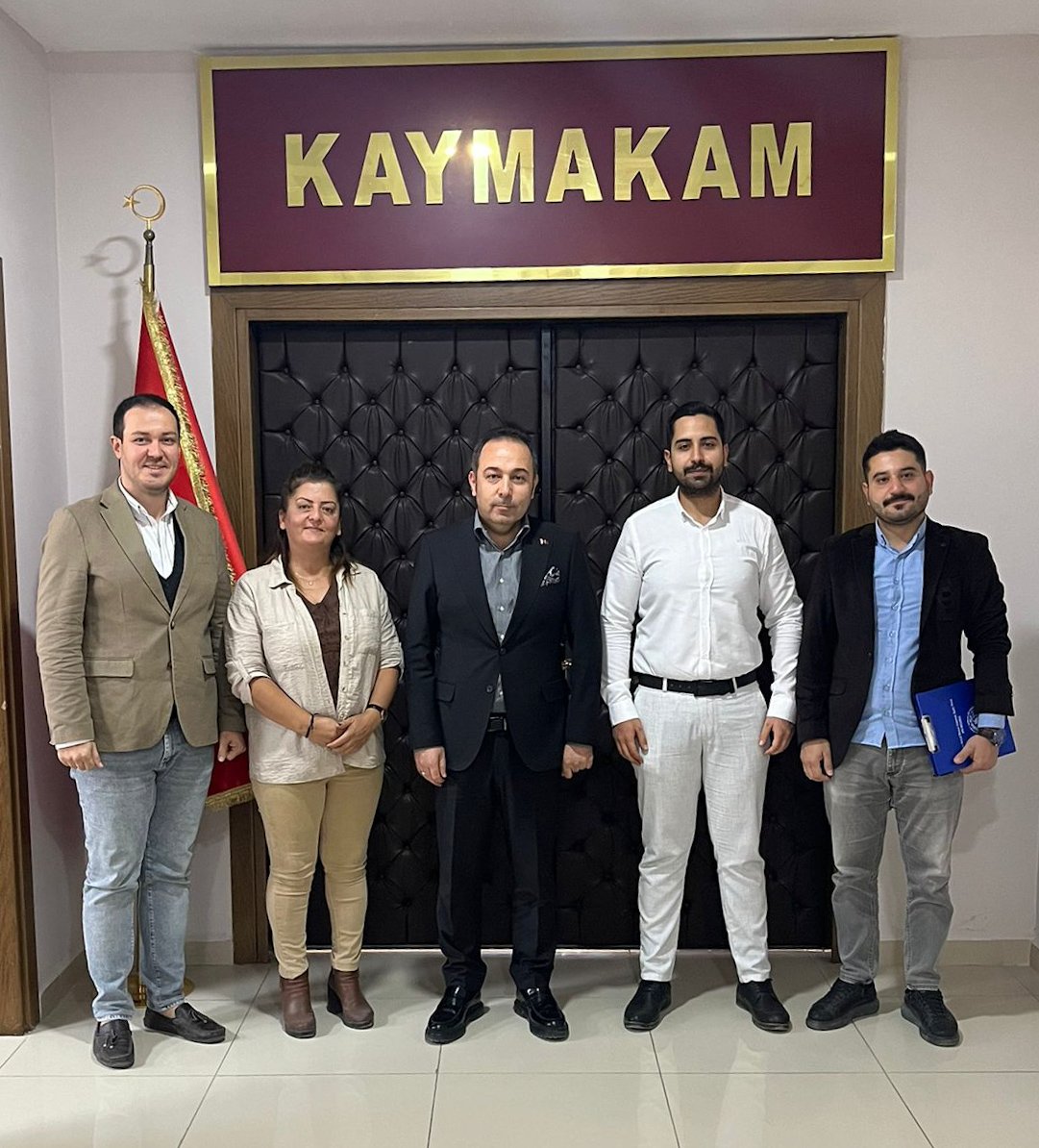 Kadınların Kooperatifler Yoluyla Güçlendirilmesi Projesinin Danışmanlık hizmeti kapsamında Defne Kadın Girişimi Üretim ve İşletme Kooperatifinde gerçekleştirilen çalışmaları, kooperatifin durumunu görüşmek üzere  Defne Kaymakamı Sayın Mesut Çoban ziyaret edilmiştir.
<a href="/ksgm_ashb/">Kadının Statüsü GM</a>
