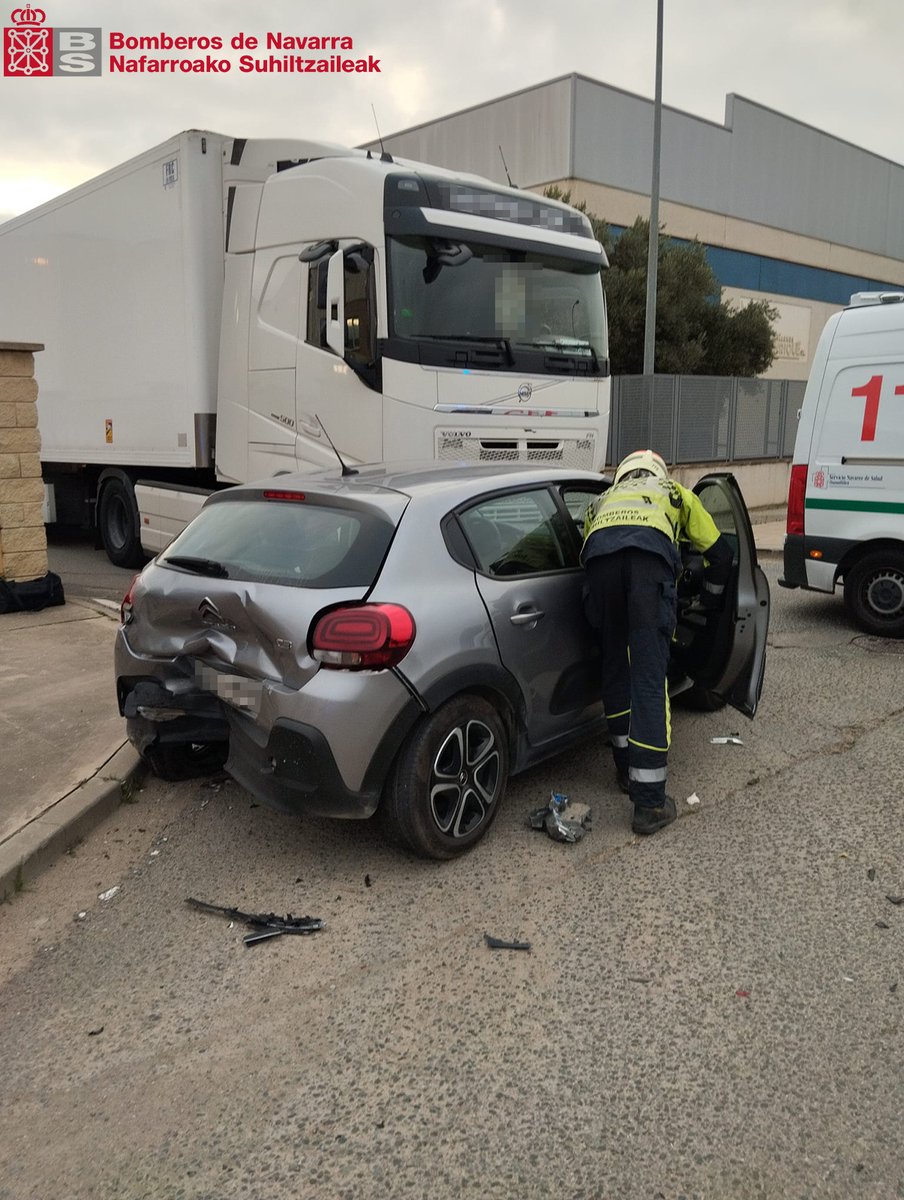 bomberos_na's tweet image. Intervenimos la tarde del #viernes en un accidente vial en #Castejón con una persona trasladada al Hospital Reina Sofía de #Tudela

#ParqueTudela
#ASVA
Equipo de @salud_na de #Corella
@policiaforal_na