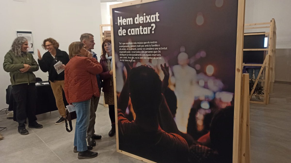 DiputacioGirona's tweet image. 🟢Inaugurem l’exposició Cantàvem, cantem... i cantarem! a Can Sixtu Viñas de #Cassà, tret d’inici del Festival Càntut❗️
➡️Una coproducció del Càntut amb la Diputació de Girona i la col·laboració de la Generalitat de Catalunya i l'Ajuntament de Cassà de la Selva.
✅Posa de