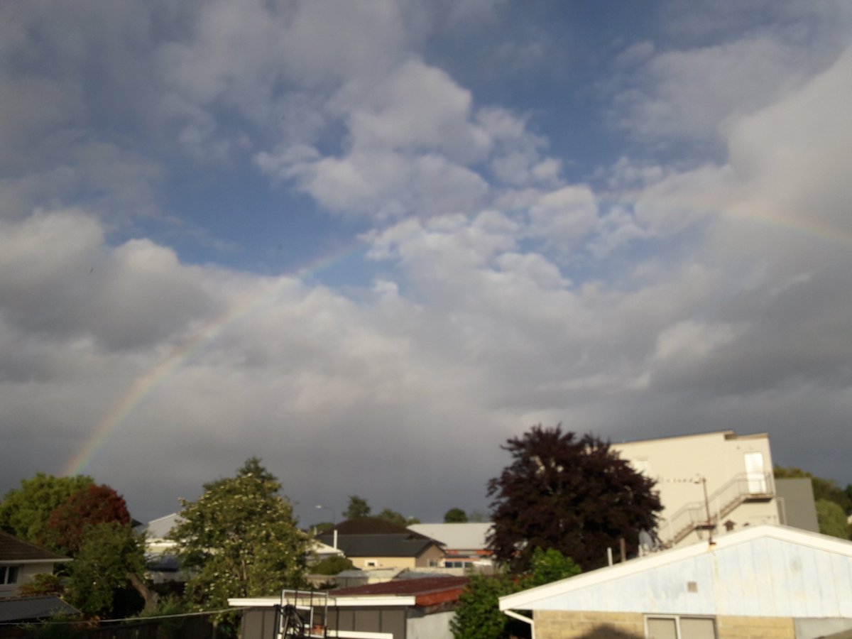 Coronal_Shadow's tweet image. Sunrise rainbow in Ōtautahi Christchurch this morning🌅🌈
Rain is on it's way 🌧️