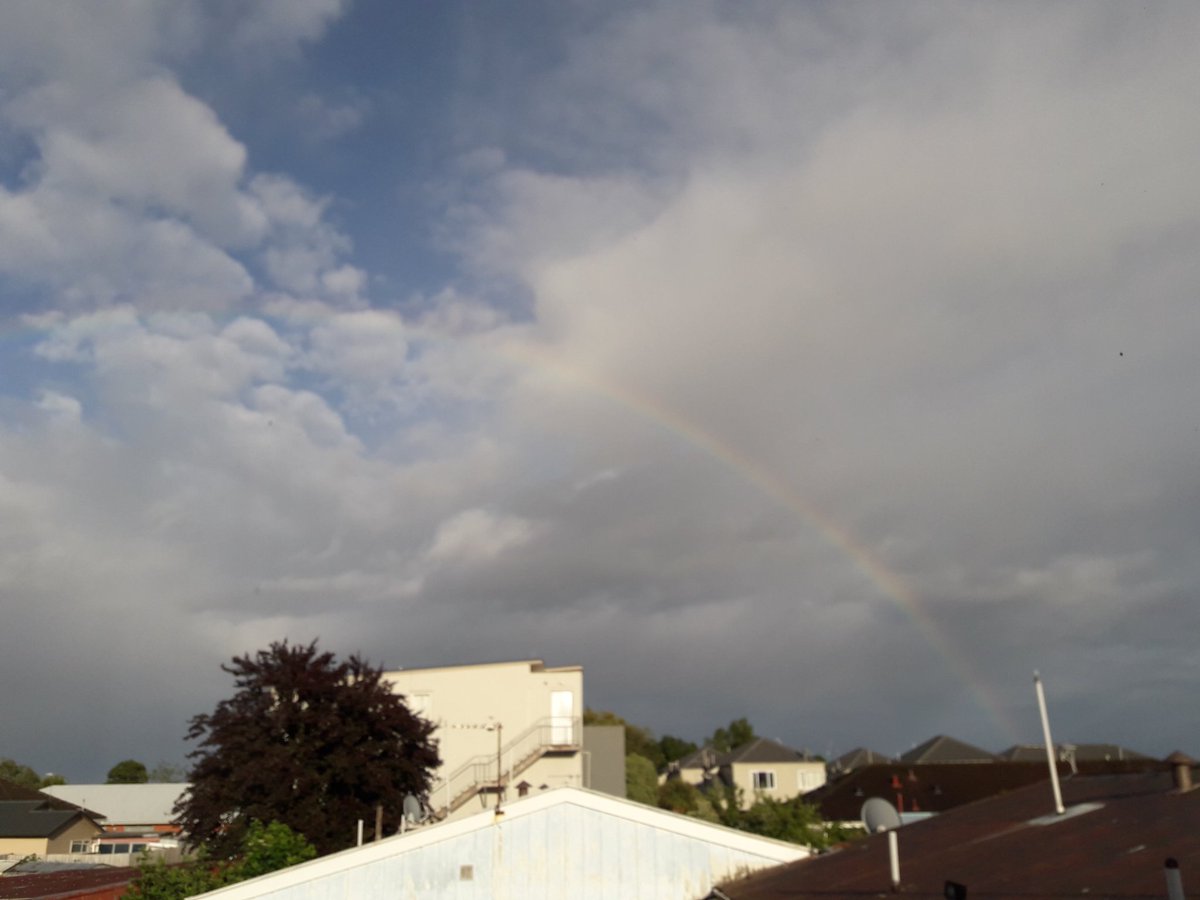 Coronal_Shadow's tweet image. Sunrise rainbow in Ōtautahi Christchurch this morning🌅🌈
Rain is on it's way 🌧️