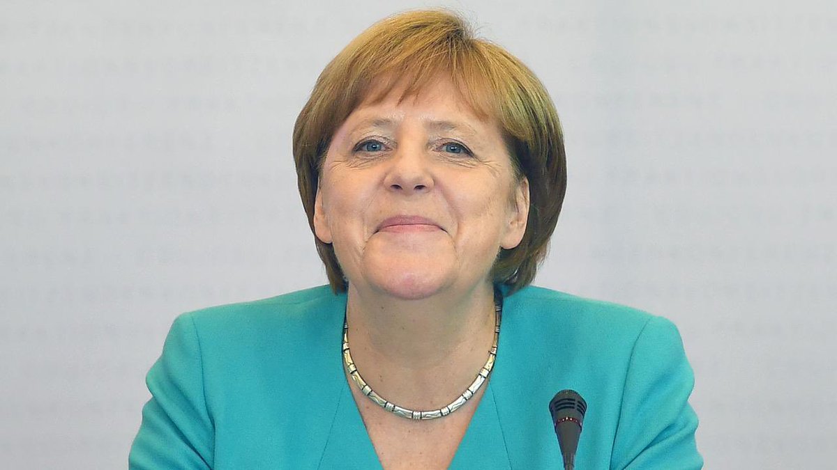 In 16 Jahren als Kanzlerin hat Merkel, soweit bekannt, 0 Anzeigen wegen Beleidigung erstattet (auch nicht im Verfahren vor dem OLG Zweibrücken), Habeck in knapp 3 Jahren als Wirtschaftsminister 805. 
Definieren Sie den Unterschied zwischen Kanzlerin und Kanzlerkandidat – Erledigt