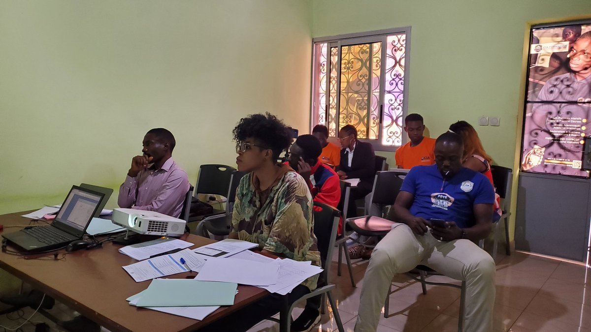 CiaFormation's tweet photo. Bravo aux étudiants qui ont présenté leurs projets sanctionnant la fin des premiers modules. Rdv dès lundi pour la suite des cours à @CiaFormation ⌚📆
C'était une très belle journée 🤩
#CIA #CIAFORMATION #LAFORMATIONCESTCIA https://t.co/24WBj54Iqa