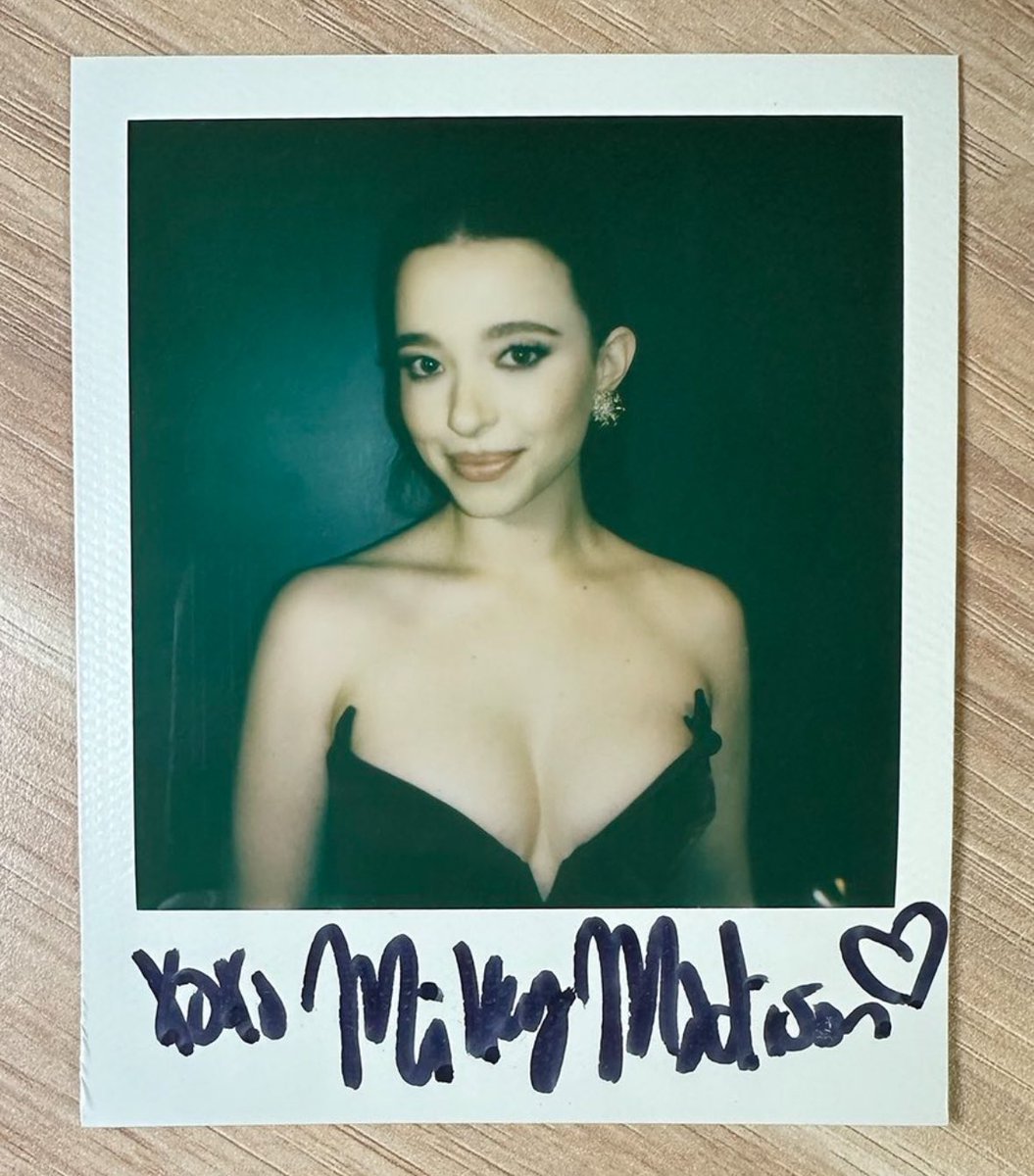 mikeymupdates's tweet photo. Mikey Madison for her first talk show debut on Jimmy Kimmel Live last night! 🖤 https://t.co/CsOIldmYuF