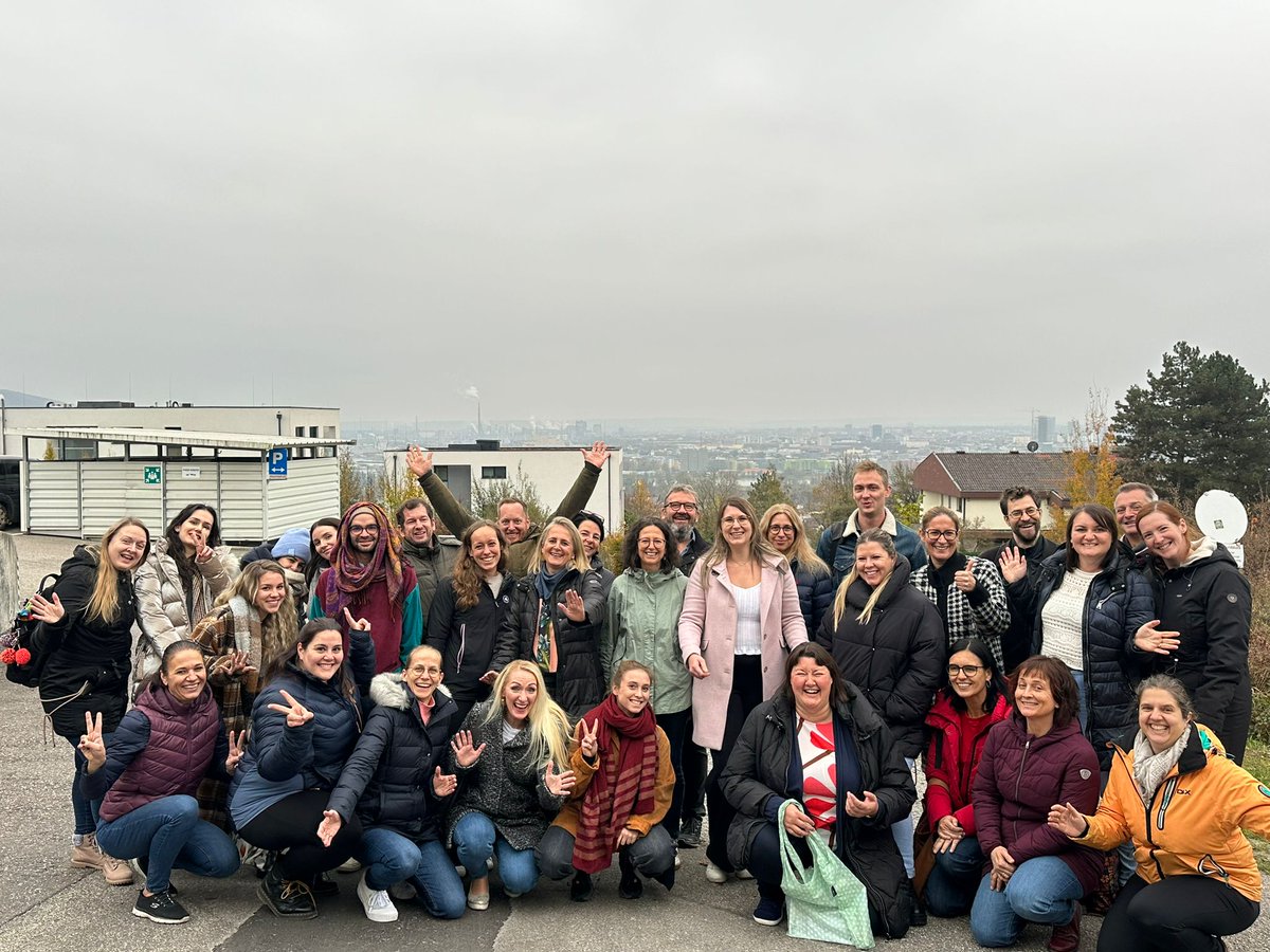 cooltrainers's tweet photo. 🌟 Drei COOL-Hochschullehrgänge erfolgreich gestartet! 🎓✨

Drei neue Hochschullehrgänge mit Fokus auf Cooperatives Offenes Lernen (COOL) haben in Oberösterreich begonnen und setzen innovative Impulse für die Schulentwicklung! https://t.co/1XlFlsrPoT