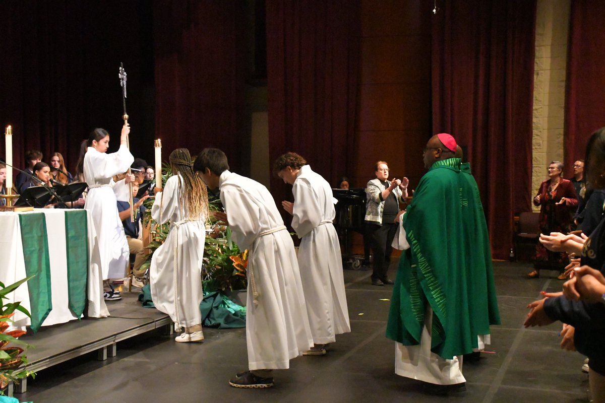 St. Thomas Aquinas tweet media