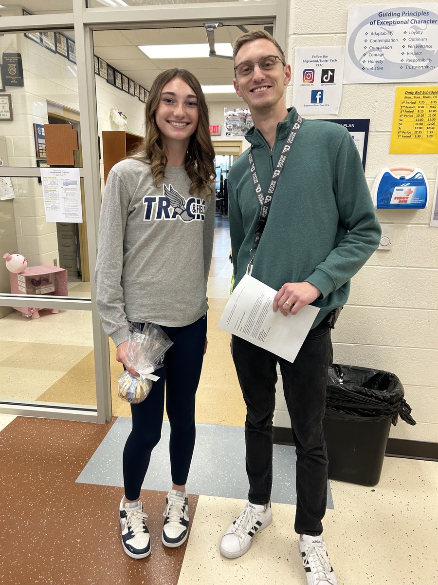doug_geygan's tweet photo. Congrats to our November Students of the Month! 🎉👏 EHS recognizes these individuals for their hard work and dedication. #EHSpride #StudentSuccess @TheEdgeAthletic https://t.co/BKJwkw1Th6