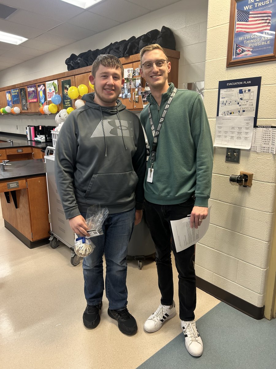 doug_geygan's tweet photo. Congrats to our November Students of the Month! 🎉👏 EHS recognizes these individuals for their hard work and dedication. #EHSpride #StudentSuccess @TheEdgeAthletic https://t.co/BKJwkw1Th6