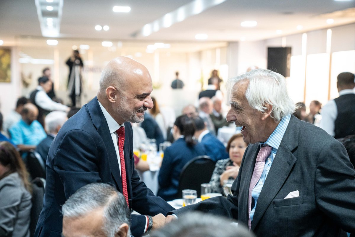 India in Argentina (@indembarg) on Twitter photo Amb <a href="/dineshbhatia/">Dinesh Bhatia</a>, joined by <a href="/dreidel1/">Demian Reidel</a>, <a href="/Sachin_Chat/">Sachin Chaturvedi</a> and <a href="/JoseLuisDazaAR/">Jose Luis Daza</a>, launched Spanish Edition of Development Cooperation Review, published by <a href="/DakshinNews/">Dakshin – Global South Centre of Excellence</a> and <a href="/RIS_NewDelhi/">RIS</a>
El embajador <a href="/dineshbhatia/">Dinesh Bhatia</a>, acompañado por <a href="/dreidel1/">Demian Reidel</a>, <a href="/Sachin_Chat/">Sachin Chaturvedi</a> y <a href="/JoseLuisDazaAR/">Jose Luis Daza</a>, lanzó la Amb <a href="/dineshbhatia/">Dinesh Bhatia</a>, joined by <a href="/dreidel1/">Demian Reidel</a>, <a href="/Sachin_Chat/">Sachin Chaturvedi</a> and <a href="/JoseLuisDazaAR/">Jose Luis Daza</a>, launched Spanish Edition of Development Cooperation Review, published by <a href="/DakshinNews/">Dakshin – Global South Centre of Excellence</a> and <a href="/RIS_NewDelhi/">RIS</a>
El embajador <a href="/dineshbhatia/">Dinesh Bhatia</a>, acompañado por <a href="/dreidel1/">Demian Reidel</a>, <a href="/Sachin_Chat/">Sachin Chaturvedi</a> y <a href="/JoseLuisDazaAR/">Jose Luis Daza</a>, lanzó la