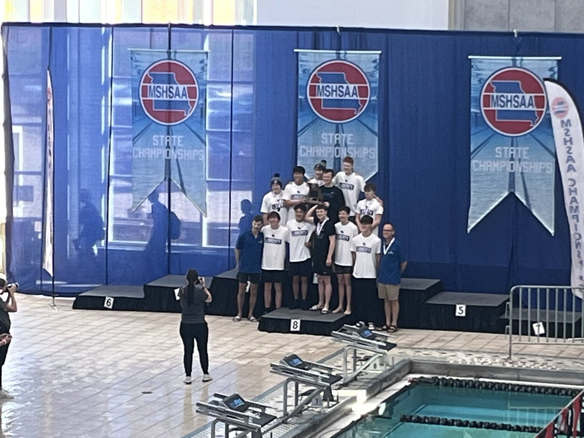 LHSBlueJays's tweet photo. 4th Place team finish at State!!  Congrats @LHSswimanddive Blue Jays Nation is proud of you!!!! @LIBERTYSCHOOLS @LHSJAYS https://t.co/UoBEExX1sU