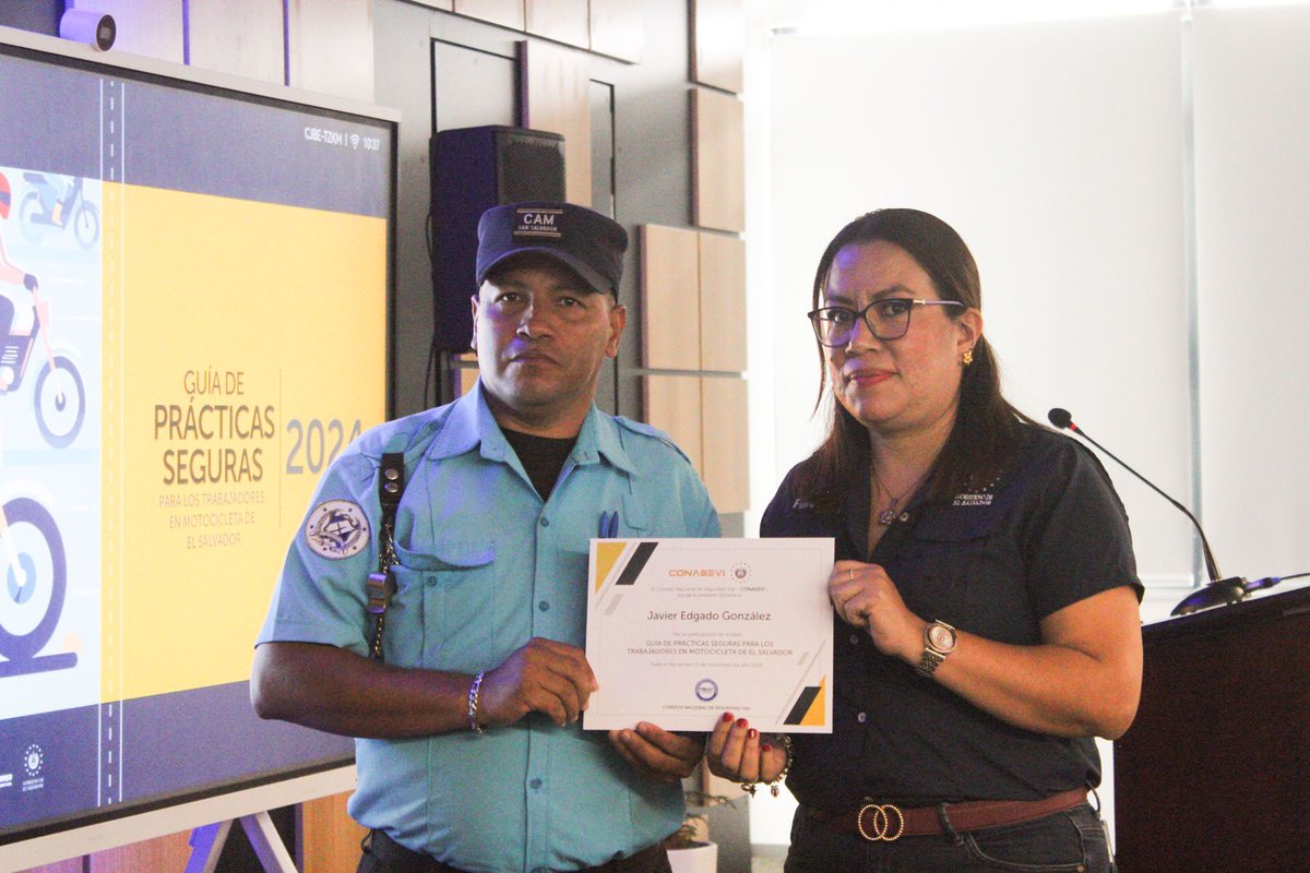 conasevi's tweet photo. #PracticasSeguras | Técnicos del CONASEVI realizaron el primer taller de la guía de prácticas seguras para los trabajadores en motocicleta de El Salvador, actividad desarrollada en la BINAES con la participación de colaboradores de la @alcaldia_ss https://t.co/p3inOvZz2t