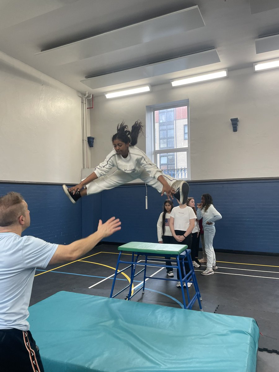 MrsArmstrongIPS's tweet image. #straddle