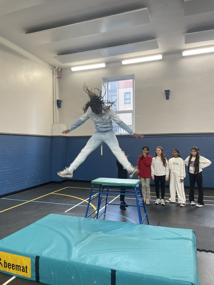 MrsArmstrongIPS's tweet image. #straddle