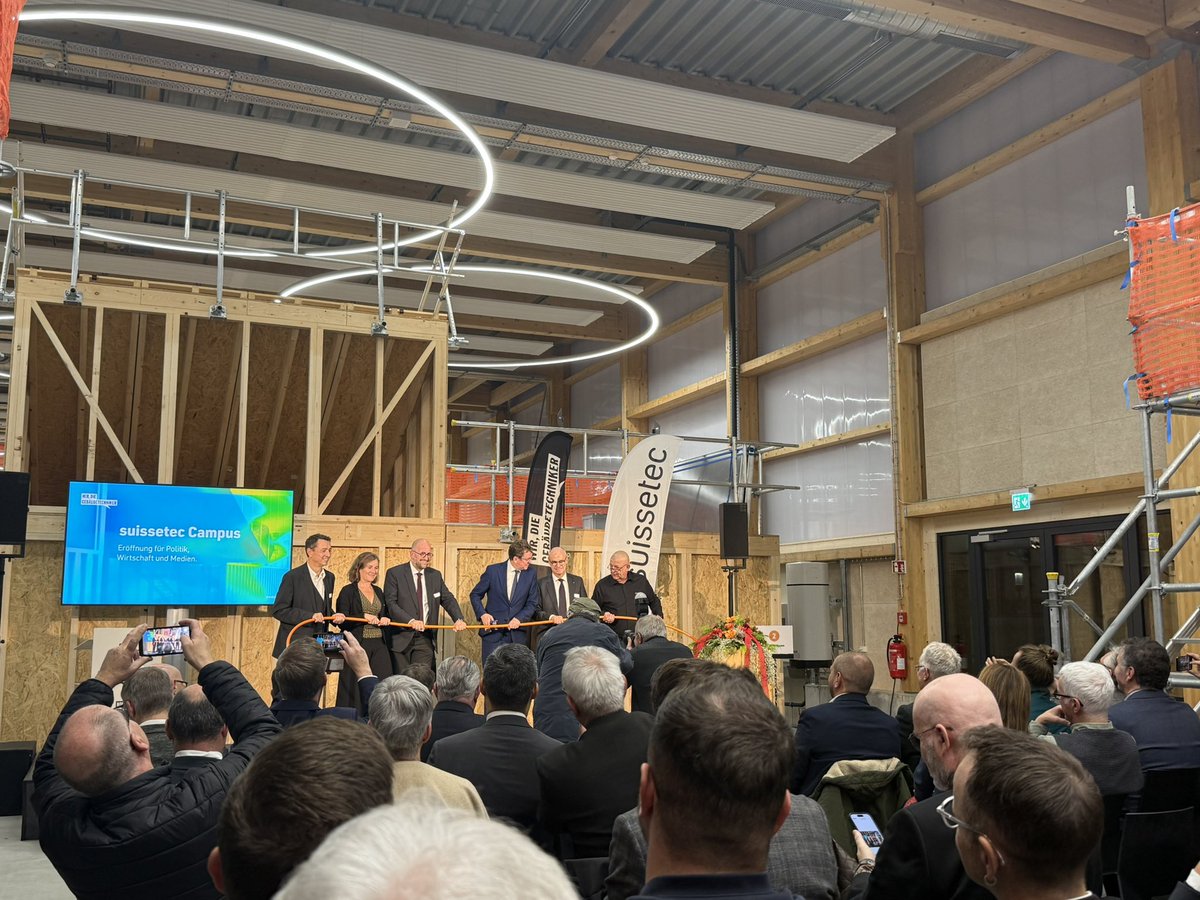 Eröffnung #Suisstec Campus in Lostorf. 
Was für ein coolen Projekt!
Herzliche Gratulation <a href="/ChristophSchaer/">Christoph Schaer</a> 
und Team und merci vöu mou für die Einladung
#wirdiegebäudetechniker
#energiewendemacher