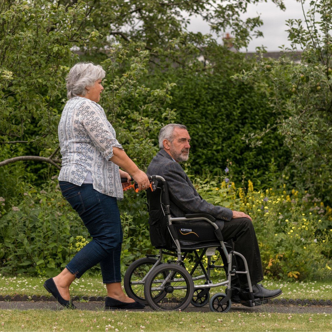 🌟 ¡Conoce la Ergo Lite 2 (KM-2512)!

🌟La silla de ruedas ultraligera de aluminio que combina ergonomía y practicidad.
💪  Con un peso reducido a solo 6 kg gracias a su diseño
🎉 Perfecta para todos