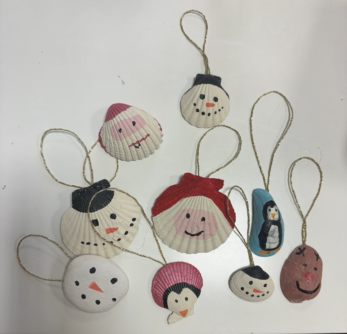 Our elves across our ASN Port spaces have been very busy this week getting prepared for the <a href="/GrangemouthHS/">Grangemouth HS</a> Christmas Fayre tomorrow 🎄

Pupils in The Harbour, The Haven &amp; The Lighthouse have been making shell Christmas tree decorations to sell🎅🏼☃️🐧

Join us between 10am &amp; 1pm 🎁