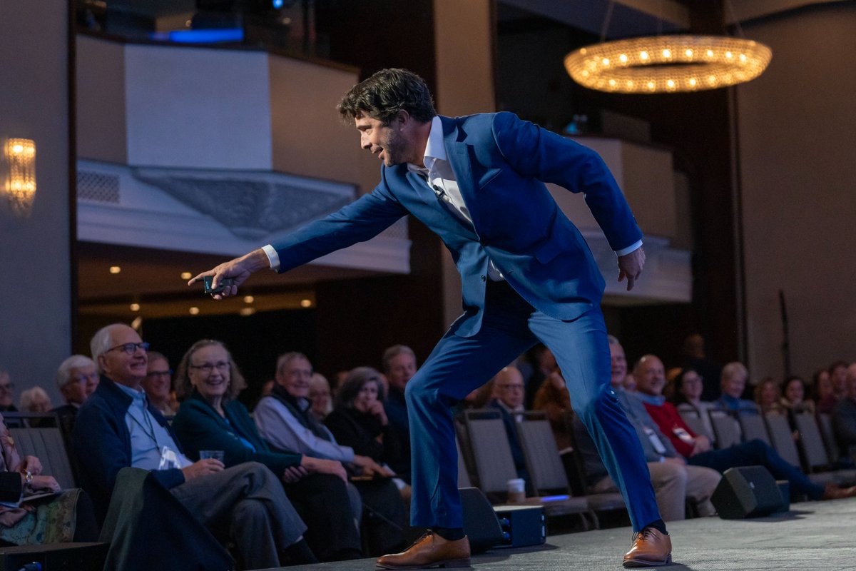 Lee McColgan, Author of 𝘈 𝘏𝘰𝘶𝘴𝘦 𝘙𝘦𝘴𝘵𝘰𝘳𝘦𝘥, gives an engaging lightning talk about his experience renovating his historic home in as little as 18 months, supplying the audience with some post-lunch laughs. 
•
#HNESummit #HistoricNewEngland  #Portland #Maine