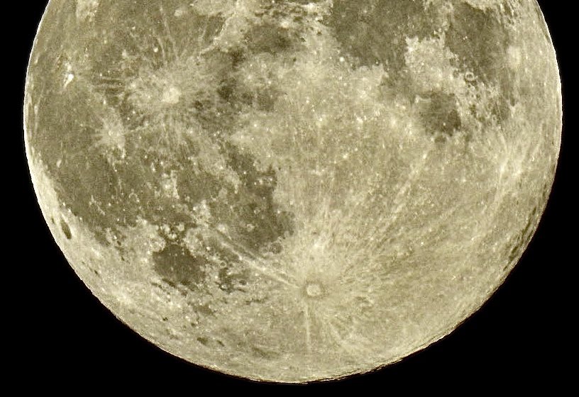 Tonight’s Beaver Moon taken From near Wakefield <a href="/BBCLookNorth/">BBC Yorkshire</a> <a href="/bbcweather/">BBC Weather</a> <a href="/KeeleyDonovan/">Keeley Donovan</a> <a href="/Hudsonweather/">Paul Hudson</a> @katerinabbc <a href="/EmmanuelleLhoni/">Emmanuelle Lhoni</a>