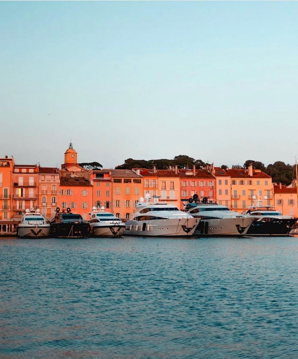 AbsoluteLuxe's tweet photo. Luxury Real Estate  -  French Riviera  💦 ⁠
⁠⁠
☀️ 👓 👙 🥂 🐠 🍉 💖 🌊 🔥 ⁠
⁠
Follow us @absolute.luxe     ⁠
https://t.co/1IW9j33t7M⁠

#sttropez #luxurydestination #absolutesttropez  #sttropezsummer   #sainttropez #sainttropezaddict #monaco #luxury  #Pampelonne  #cotedazur https://t.co/XCq5MrWEvZ