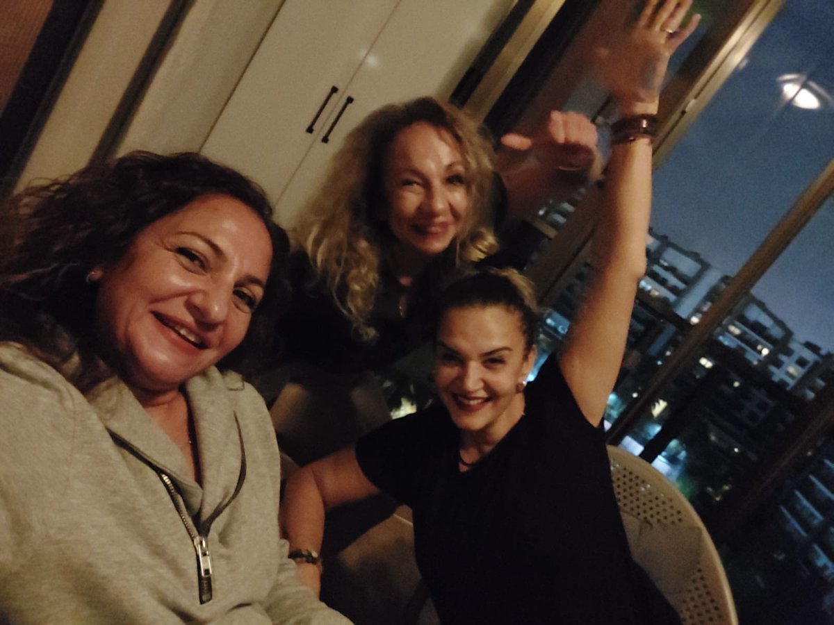 Miniminnacık kız çocuklarıydık hep birlikte büyüdük olduk birer yetişkin. Mutlu olduk , üzüldük ayrıldık acıdık ama biz hep beraberdik. Daha nice yaşların olsun <a href="/KbrKtly/">KbrKtly</a> birtanecik Kübişim yaşlılığımızda da çılgın olalım dünyayı gezelim <a href="/GDolmen/">Gamze Dolmen</a> my lil one süprizlere devam ❤️