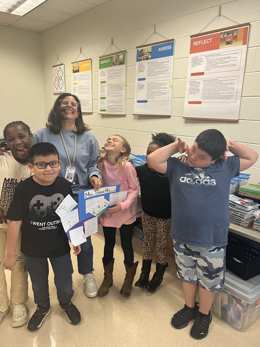 Lori Smith (@lorismith_knox) on Twitter photo Some <a href="/KnoxESKnights/">Knox ES Knights</a> besties made me a card today ๐ Made my day!
#thisIsWhatItsAllAbout
#relationships Some <a href="/KnoxESKnights/">Knox ES Knights</a> besties made me a card today ๐ Made my day!
#thisIsWhatItsAllAbout
#relationships