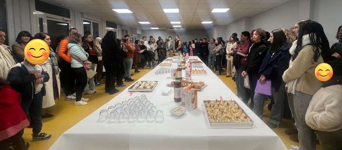 FerryVichy's tweet photo. Remise des #diplômes 🧑‍🎓👨‍🎓
📜DNB série générale et professionnelle 
📜CFG
📜DELF 
📜BIA 
Suivi d’un moment convivial autour d’un buffet realisé par des élèves et l’équipe de restauration🍹
Bravo et félicitations à toutes et tous ! 
@DSDEN_03 @acclermont @BenmiloudKarim @Allierdpt https://t.co/1AqnaghxAL
