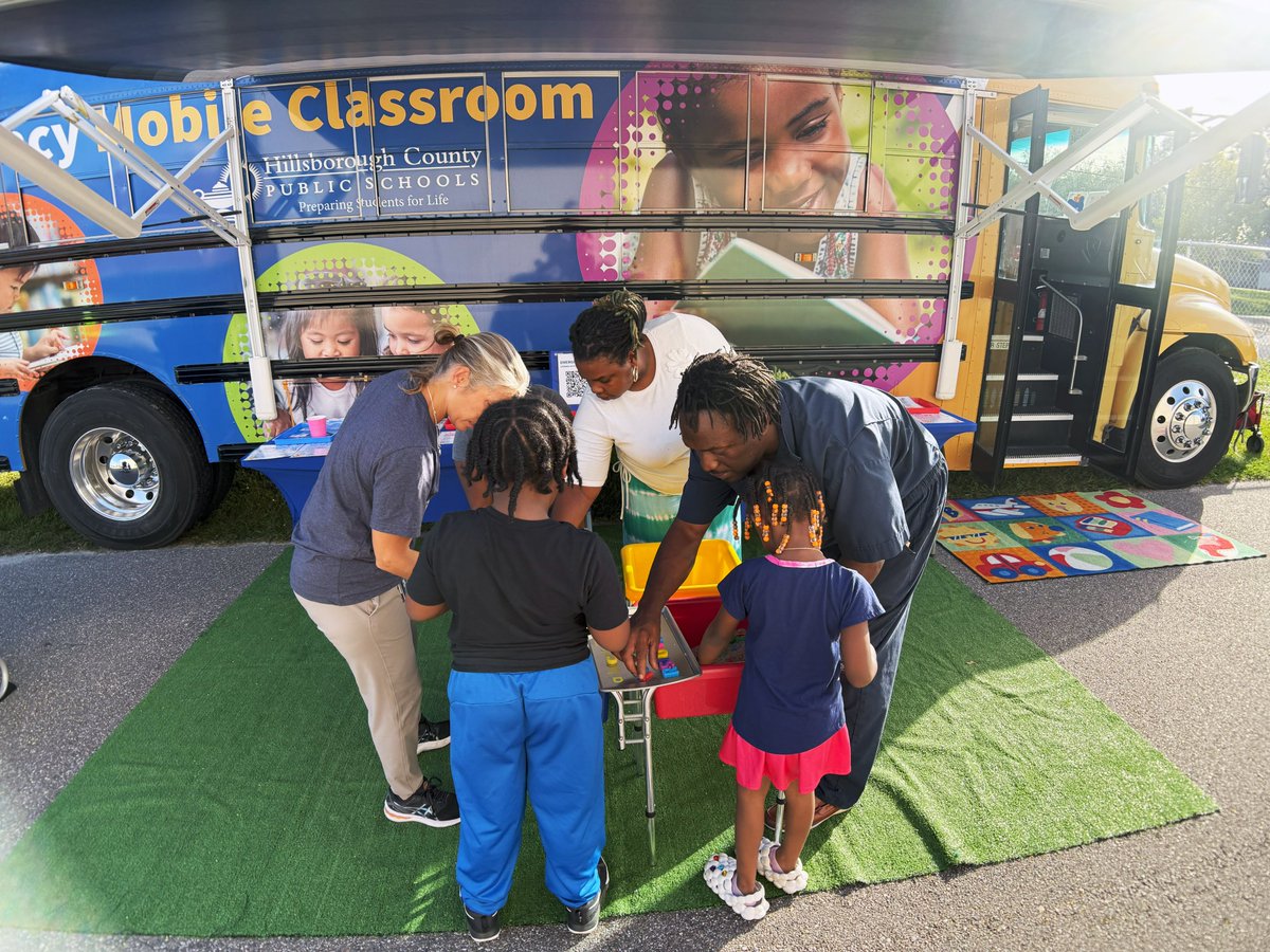 Hillsborough Education Foundation recently rolled out another successful Family Literacy Workshop at <a href="/KenlyCougars/">Kenly Elementary</a>! 📚Families were all aboard for a fun-filled event, thanks to the Early Childhood Literacy Mobile Classroom—a vibrant literacy bus that made a special appearance,