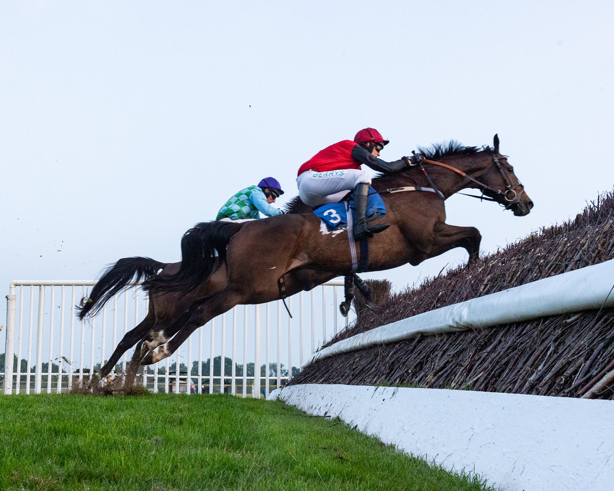 I'm thrilled to announce the continuation of my partnership with <a href="/Berrys_UK/">Berrys</a> for the 2024/25 season.

Thank you for your ongoing support - here's to another successful year ahead!

#Berrys #Propertyconsultants #Sponsorship #Pointtopoint